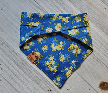 Load image into Gallery viewer, Blue Floral Bandana