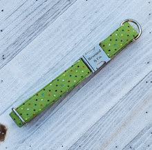Load image into Gallery viewer, Party Green Collar